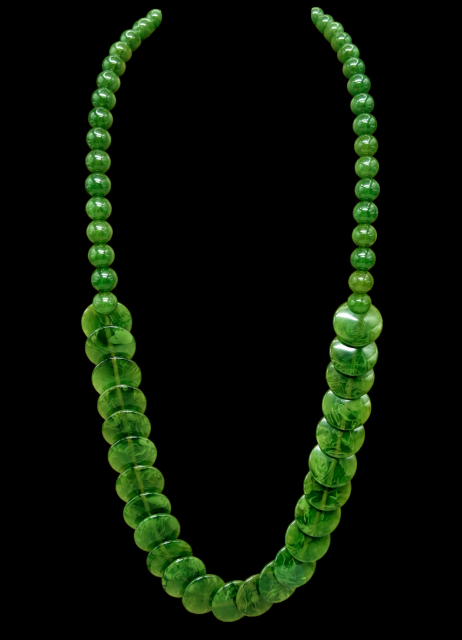 vintage cloudy marbled bakelite (Prystal) bead necklace